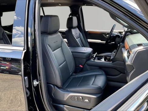 Used 2025 GMC Yukon Denali AWD/4WD image 20