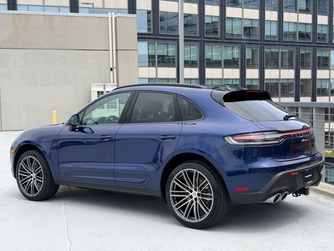 Certified 2026 Porsche Macan AWD/4WD image 3