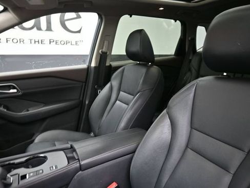 Used 2021 Nissan Rogue SL FWD image 16