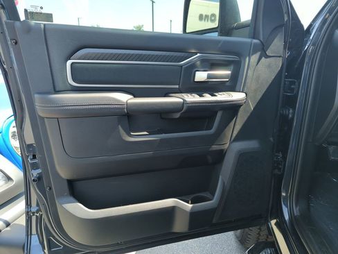 New 2026 RAM 2500 Big Horn AWD/4WD image 18