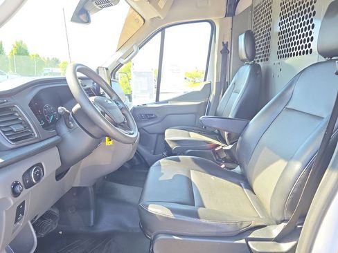 Used 2021 Ford Transit 250 Medium Roof AWD image 5