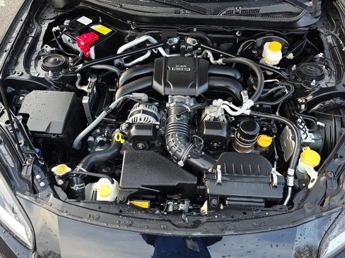 Used 2023 Toyota GR86 Premium w/ ALL Weather Mat Package (TMS) image 29