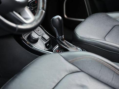 Used 2021 Jeep Compass Limited image 13