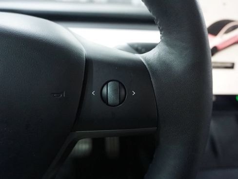 Used 2024 Tesla Model Y Performance AWD/4WD image 7