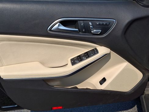 Used 2019 Mercedes-Benz GLA 250 4MATIC image 13