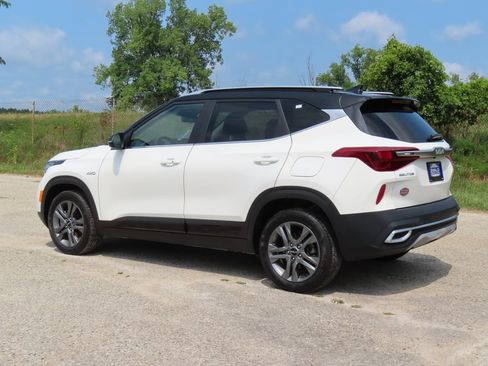 Certified 2023 Kia Seltos S w/ Navigation Package AWD/4WD image 30