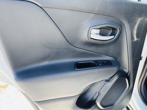 Used 2023 Jeep Renegade Trailhawk w/ Trailhawk Elite Group image 23