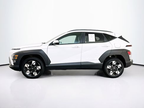 Used 2025 Hyundai Kona SEL image 4
