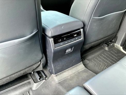 Used 2025 Lexus GX 550 w/ Cold Area Package AWD/4WD image 25
