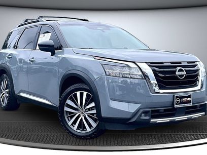 Used 2022 Nissan Pathfinder Platinum w/ Cargo Package