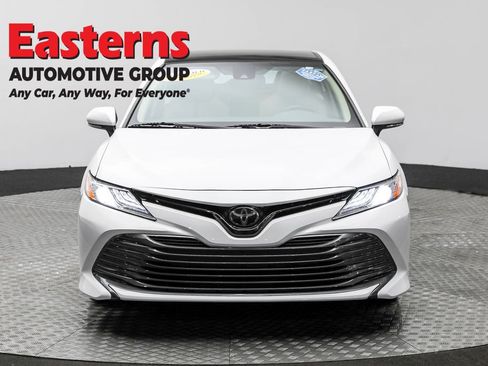 Used 2019 Toyota Camry XLE image 2