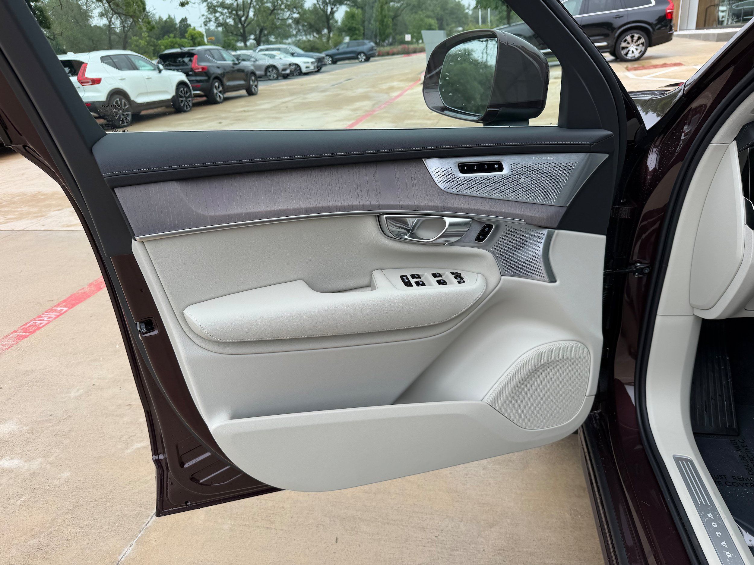 New 2026 Volvo XC90 T8 Ultra w/ Lounge Package AWD/4WD image 19