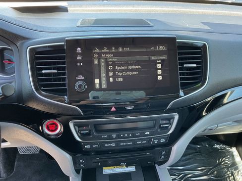 Used 2019 Honda Pilot Elite image 30