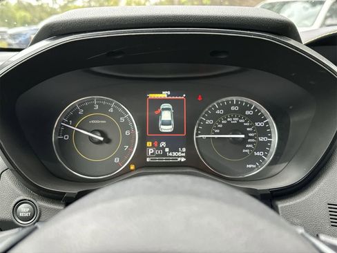 Used 2022 Subaru Crosstrek 2.5i Sport w/ Moonroof Package image 18