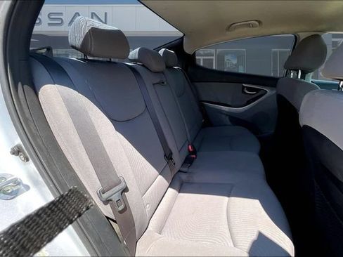 Used 2014 Hyundai Elantra SE FWD image 25