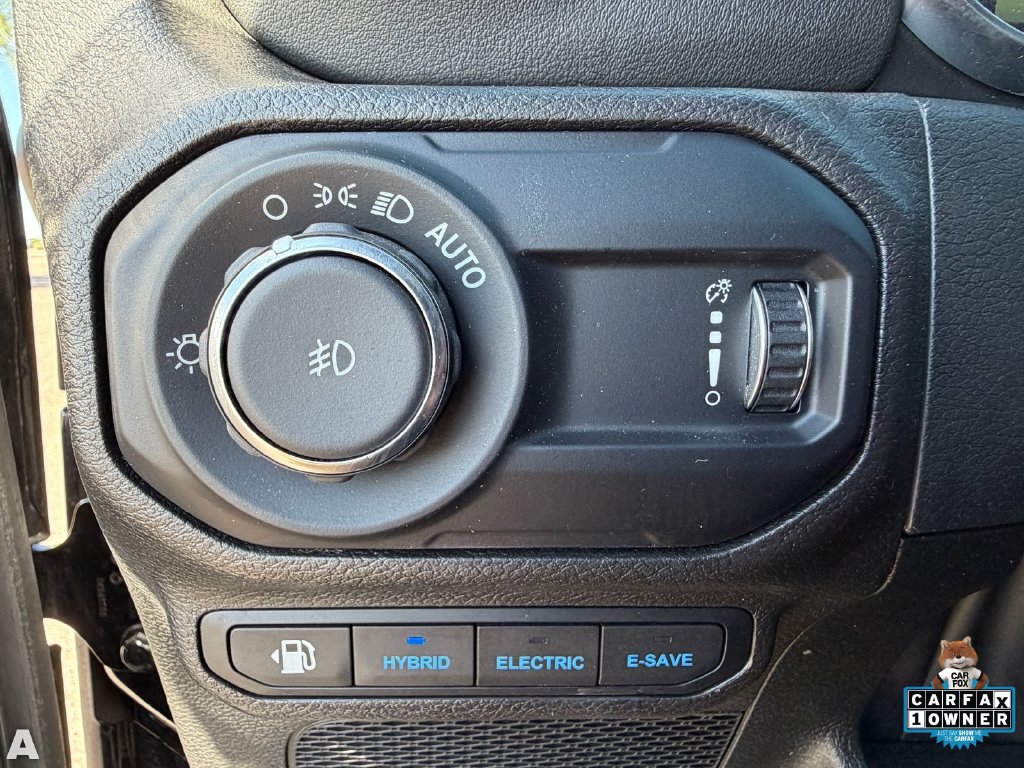 Certified 2023 Jeep Wrangler Unlimited Sahara w/ Cold Weather Group AWD/4WD image 18