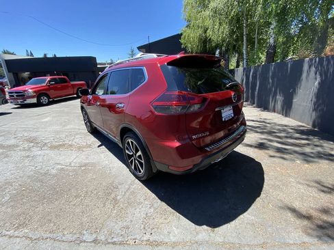 Used 2019 Nissan Rogue SL w/ Premium Package AWD/4WD image 4