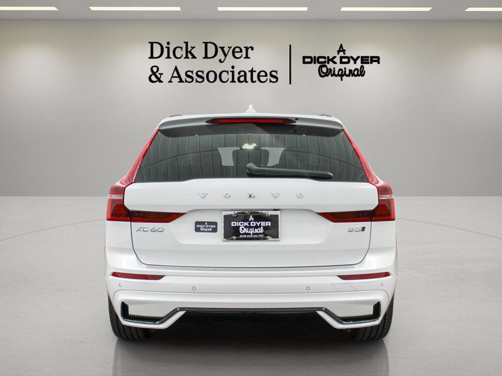 Certified 2026 Volvo XC60 B5 Ultra w/ Protection Package Premier AWD/4WD image 4