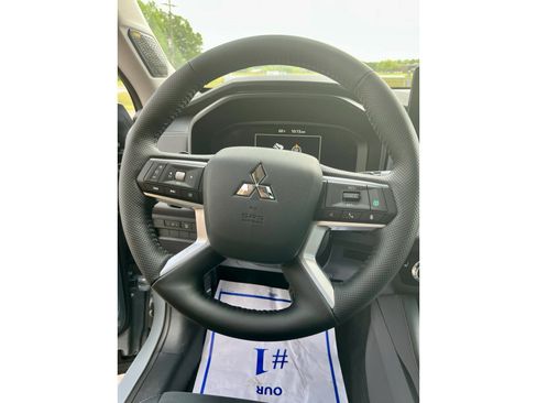 New 2026 Mitsubishi Outlander SE FWD image 7