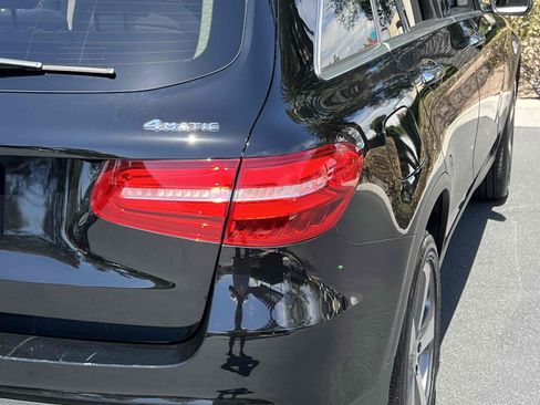 Used 2018 Mercedes-Benz GLC 300 4MATIC image 53