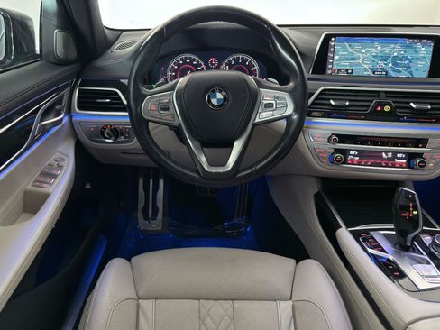 Used 2019 BMW 750i xDrive w/ M Sport Package AWD/4WD image 32