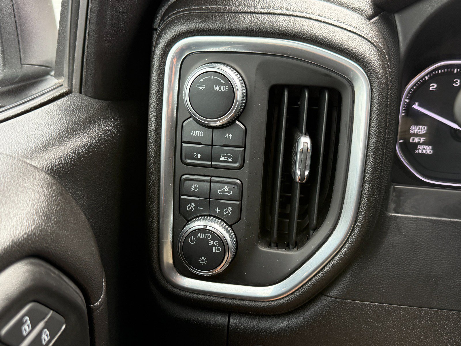 Used 2021 GMC Sierra 1500 Elevation AWD/4WD image 29