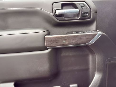 Used 2022 Chevrolet Silverado 2500 LTZ w/ LTZ Convenience Package image 23