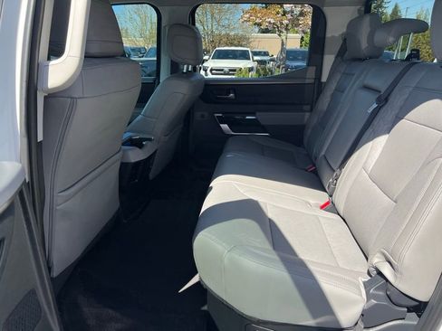 Used 2024 Toyota Tundra Limited AWD/4WD image 17