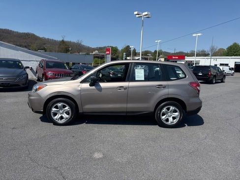Used 2015 Subaru Forester 2.5i AWD/4WD image 5