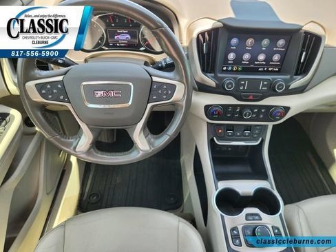 Used 2020 GMC Terrain Denali w/ Denali Premium Package FWD image 3