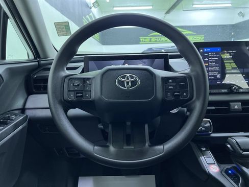 Used 2026 Toyota RAV4 LE AWD/4WD image 20