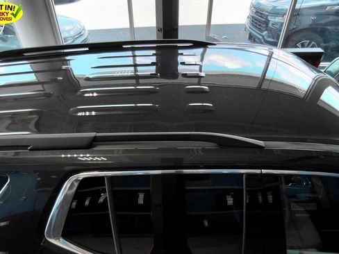 Used 2020 Chevrolet Traverse LT AWD/4WD image 10