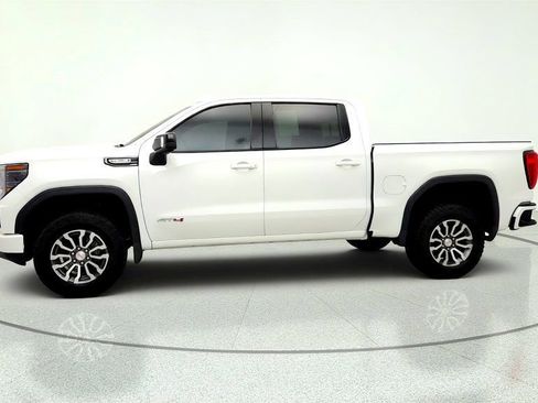 Used 2023 GMC Sierra 1500 AT4 w/ Technology Package AWD/4WD image 8