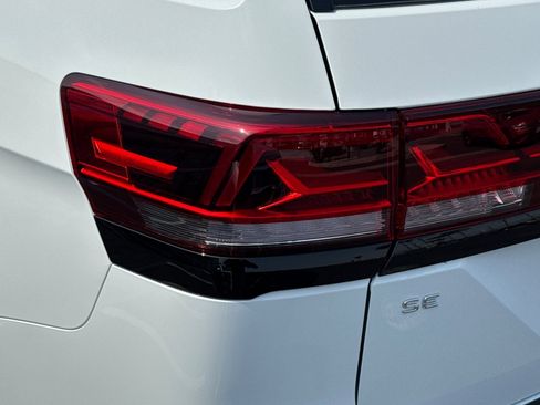 New 2025 Volkswagen Atlas Peak Edition SE image 7