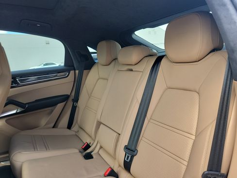 Used 2021 Porsche Cayenne Turbo AWD/4WD image 10