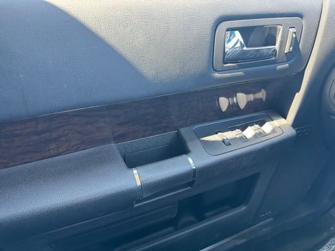 Used 2018 Ford Flex Limited image 31