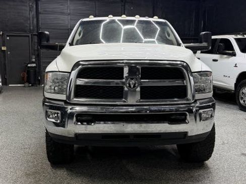 Used 2017 RAM 3500 Tradesman w/ Chrome Appearance Group AWD/4WD image 2