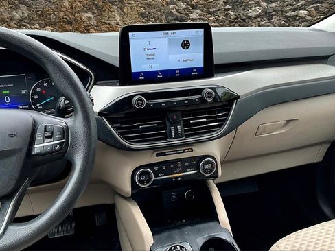 Used 2021 Ford Escape SE image 6