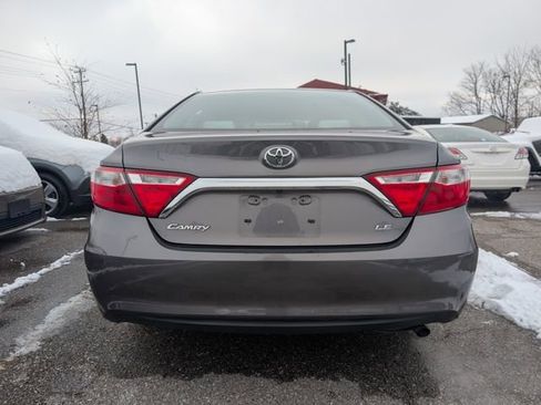 Used 2016 Toyota Camry LE image 5