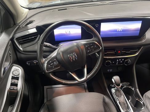 Used 2025 Buick Encore GX Preferred AWD/4WD image 3