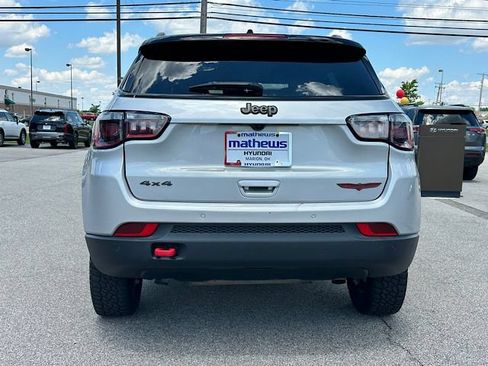 Used 2025 Jeep Compass Trailhawk AWD/4WD image 5
