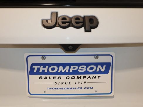 Used 2025 Jeep Compass Latitude w/ Convenience Group AWD/4WD image 36