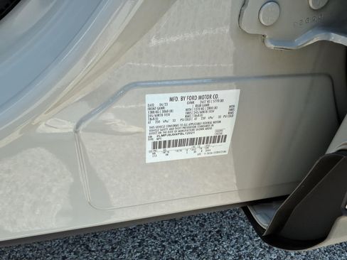 Certified 2023 Lincoln Nautilus AWD w/ Premium Package image 32