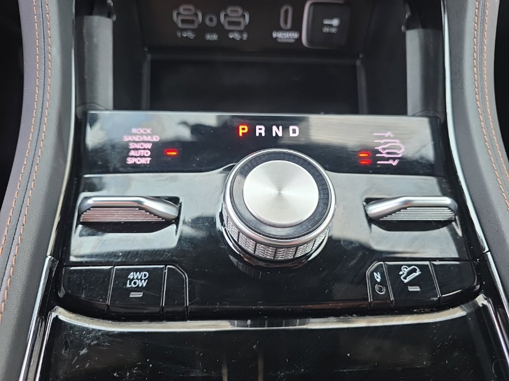 Used 2022 Jeep Grand Cherokee Summit AWD/4WD image 25