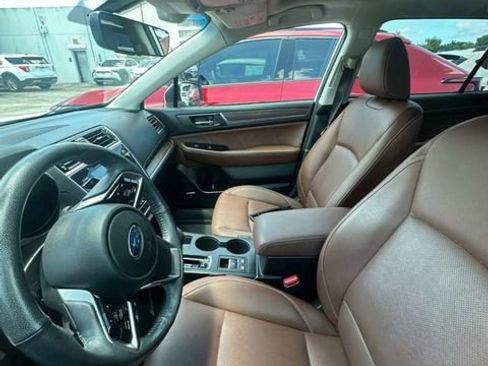 Used 2018 Subaru Outback 3.6R Touring AWD/4WD image 14