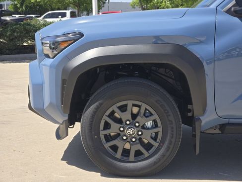 New 2026 Toyota 4Runner SR5 AWD/4WD image 5