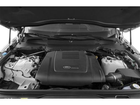 Used 2024 Land Rover Discovery S image 15