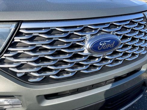 Used 2020 Ford Explorer Platinum w/ Premium Technology Package image 27