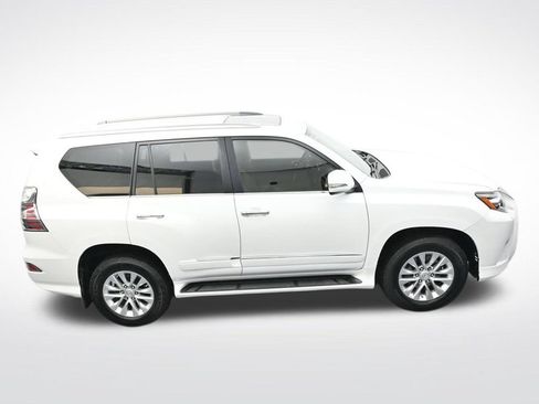 Used 2017 Lexus GX 460 Premium w/ Premium Package AWD/4WD image 32