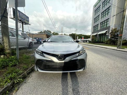 Used 2019 Toyota Camry LE image 2